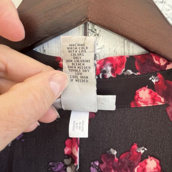Catherines Womens Dark Floral Top Size 4X 30/34W 3/4 Roll Tab Sleeve Roses - Picture 9 of 10